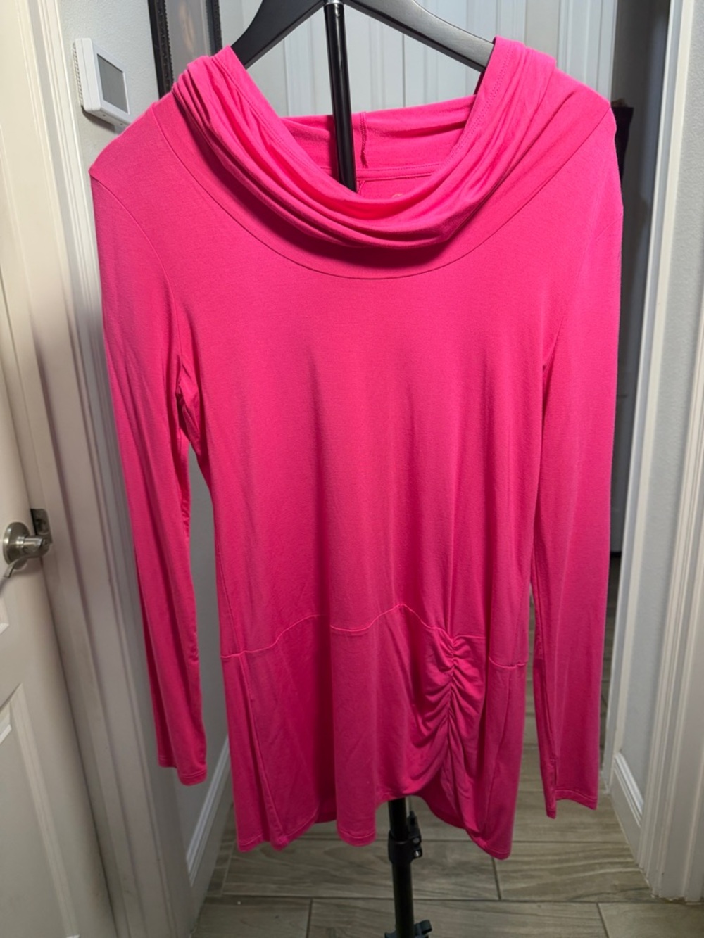 GAIAM Bright Pink Performance Active Top
